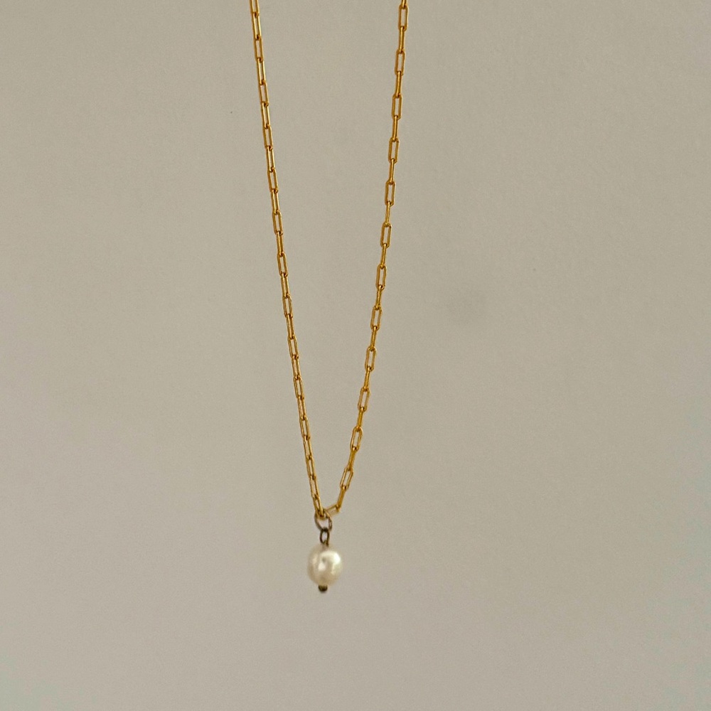 Pearl charm necklace - Picture 2 of 3